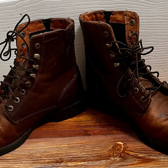 Ariat Men\'s Distressed Brown Leather Boots main image 10